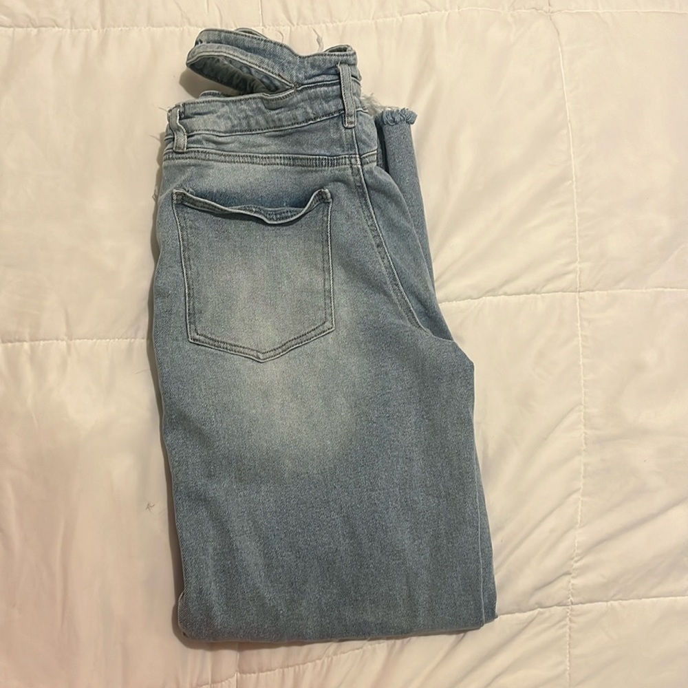 Almost famous jeans | straight leg | high rise| size 7(waist 28)